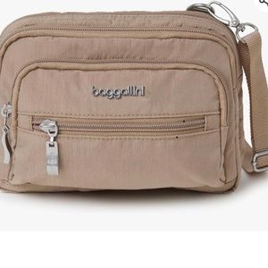 Baggallini Triple Zip small women’s Crossbody Bag Beach/Convertible
